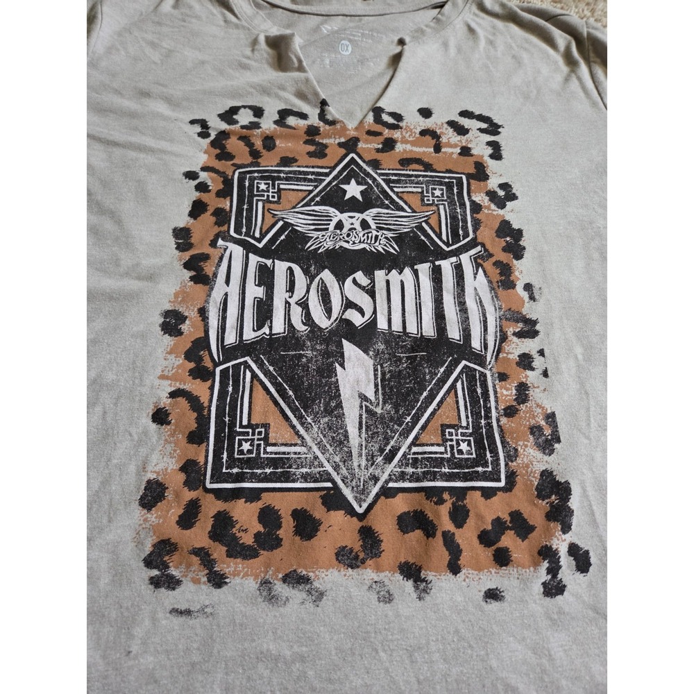 Aerosmith Women's Notch Cut 0X Plus Size Beige Band T Shirt - Picture 2 of 4